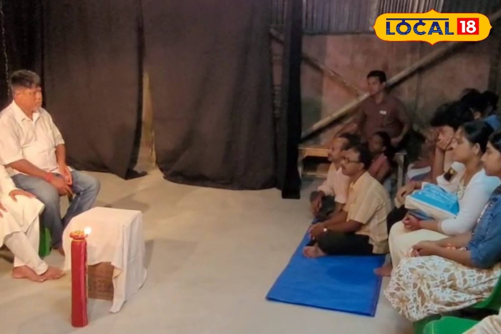 টিন, বাঁশ, দরমার আলো-ছায়া মঞ্চে 'নাটকের' স্বপ্ন বুনছে প্রত্যন্তের পড়ুয়ারা!