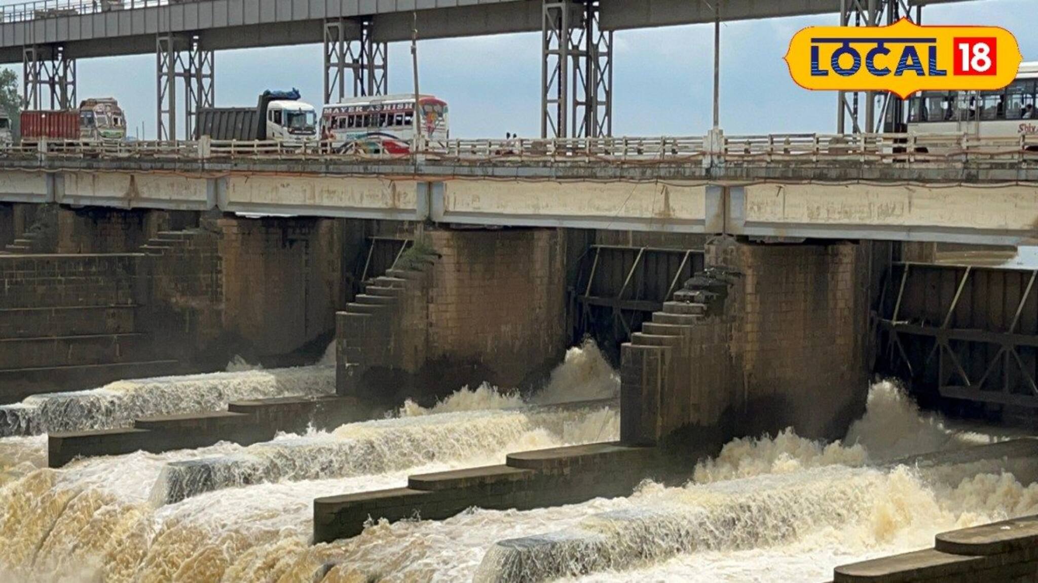 ৭০ বছরের ক্লান্ত দেহ! বীরভূমের এই ব্যারেজ জুড়ে ফাটল! বিপদের ভ্রুকুটি দেখে নড়েচড়ে বসল রাজ্য