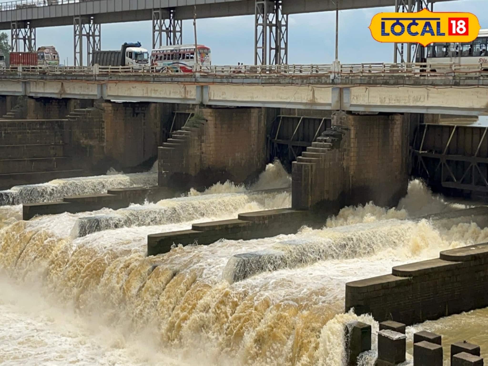 তিলপাড়া ব্যারেজের শোচনীয় অবস্থা! আজই পরিদর্শনে আসছেন...! শুরু সাময়িক সংস্কারের কাজ