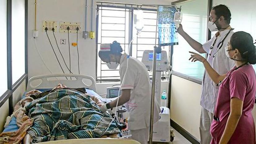  এই ধরনের সংক্রমণ প্রধানত ইনটেনসিভ কেয়ার ইউনিট (আইসিইউ)-তে অ্যান্টিবায়োটিক প্রতিরোধক জীবাণু থেকে ছড়াচ্ছে। এর ফলে হাসপাতালে ভর্তির সময় রোগীর সংক্রমণের ঝুঁকি এবং খরচ দুইই বাড়ছে।