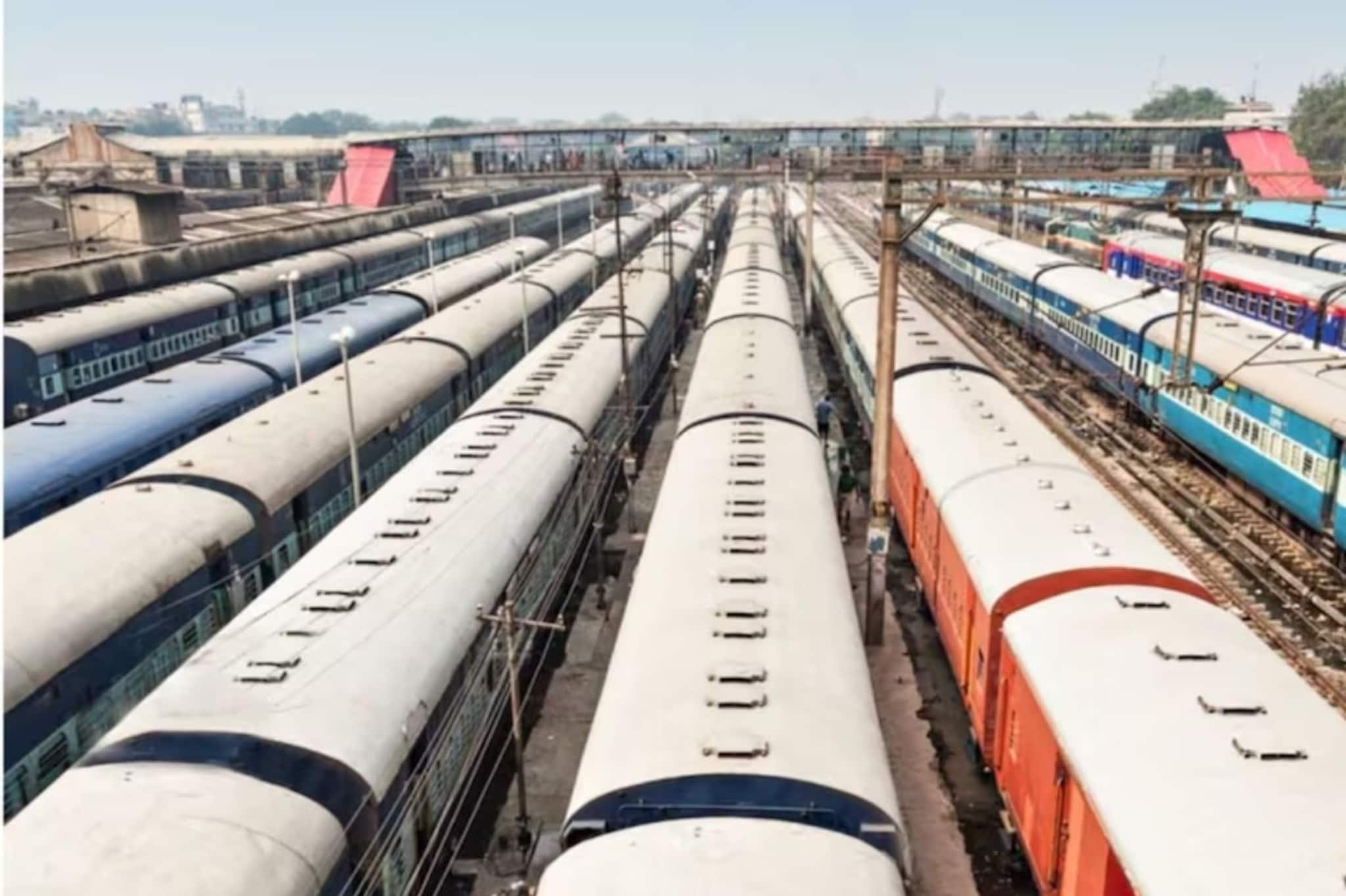 দেখে চমকে যাবেন! বিশ্বের সবচেয়ে লম্বা রেলওয়ে প্ল্যাটফর্ম এখন ভারতে! শেষ কোথায় বুঝে ওঠা দায়