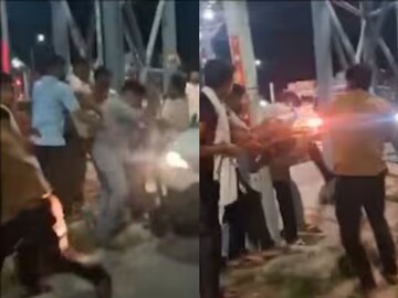 ছাড় নেই ভারতীয় সেনারও! টোল প্লাজায় খুঁটিতে বেঁধে নির্মম প্রহার জওয়ানকে, দেখুন ভিডিও...