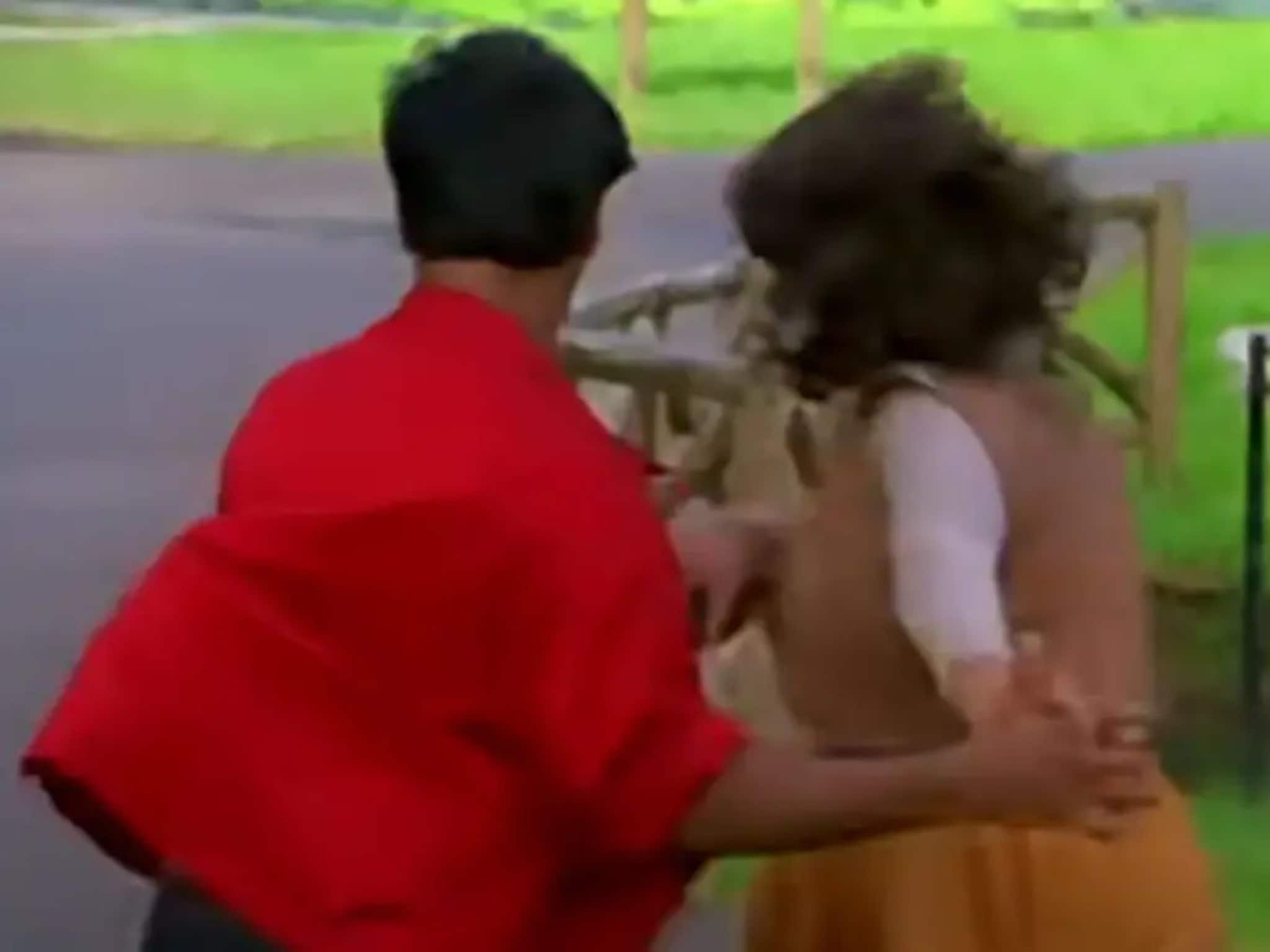 একাধিক পুরুষের 'ক্রাশ'! কিন্তু বিবাহিত পুরুষের সঙ্গে গোপনে বিয়ে, বলিউডের 'ধনী' নায়িকার একাধিক পুরুষের 'ক্রাশ'! কিন্তু বিবাহিত পুরুষের সঙ্গে গোপনে বিয়ে, বলিউডের 'ধনী' নায়িকার