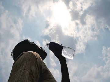 স্বাধীনতা দিবসে বৃষ্টি হবে? কেমন থাকবে বাংলার আবহাওয়া? রইল ওয়েদার আপডেট স্বাধীনতা দিবসে বৃষ্টি হবে? কেমন থাকবে বাংলার আবহাওয়া? রইল ওয়েদার আপডেট