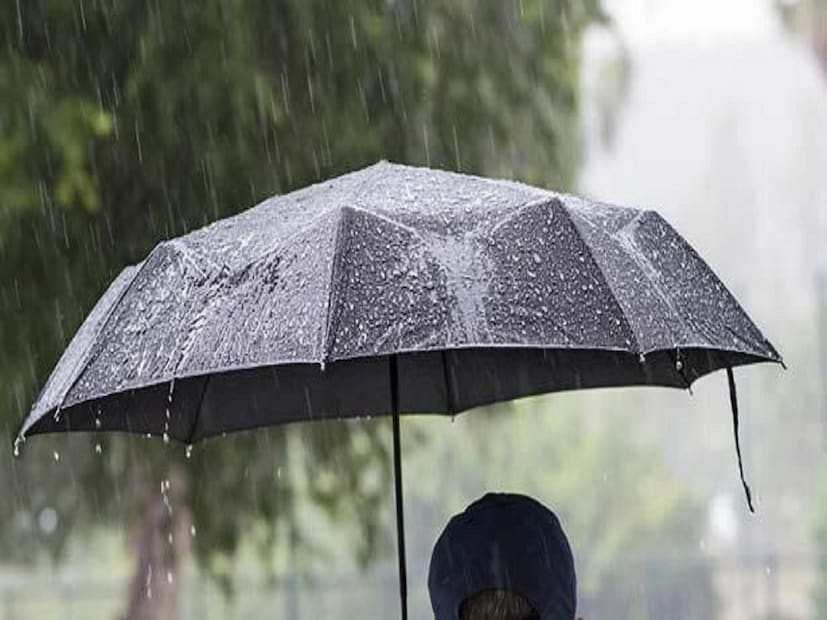 ঝেঁপে নামছে… আকাশ কাঁপিয়ে আট জেলায় তোলপাড় করা বৃষ্টি, দুপুরেই নিকষকালো আঁধার ঝেঁপে নামছে… আকাশ কাঁপিয়ে আট জেলায় তোলপাড় করা বৃষ্টি, দুপুরেই নিকষকালো আঁধার