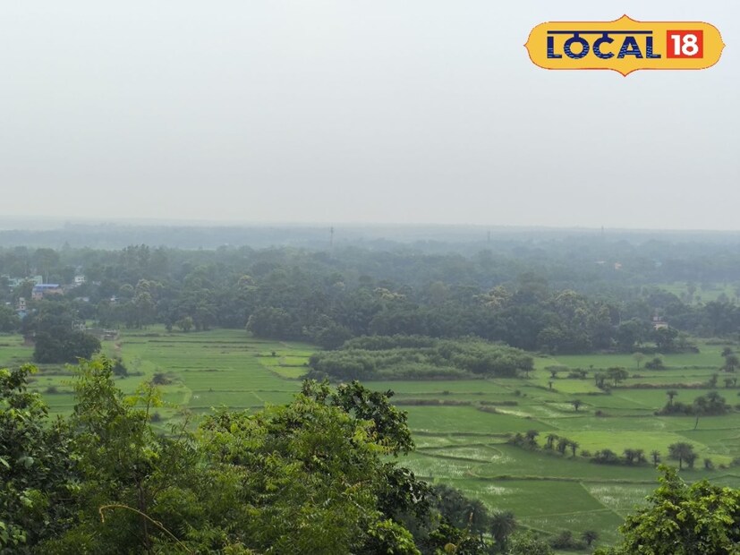 বৃহস্পতিবার দুপুর বেলা একটা থেকে দুটো পর্যন্ত থাকছে বিক্ষিপ্ত বৃষ্টিপাতের সম্ভাবনা। দিনের দৈর্ঘ্য ১২ ঘন্টা ৫৬ মিনিট এবং রাতের দৈর্ঘ্য ১৩ ঘন্টা ৫০ মিনিট। বাতাসের গুণগতমান থাকছে ২৫। তবে বাতাসে ধূলিকণার পরিমাণ থাকছে স্বাভাবিকের থেকে একটু বেশি।