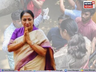 দিল্লির গান্ধীনগরে মুখ্যমন্ত্রী রেখা গুপ্তার জনসংযোগ সভায় হঠাৎই তৈরি হল উত্তেজনা। অভিযোগ, সভায় গোলমাল পাকানোর চেষ্টা করছিলেন দুই ব্যবসায়ী। শুধু তাই নয়, মুখ্যমন্ত্রীর বিরুদ্ধে স্লোগান দিতেও শুরু করেন তাঁরা। সঙ্গে সঙ্গেই পুলিশ ও নিরাপত্তারক্ষীরা এগিয়ে গিয়ে দু’জনকে আটক করে।
