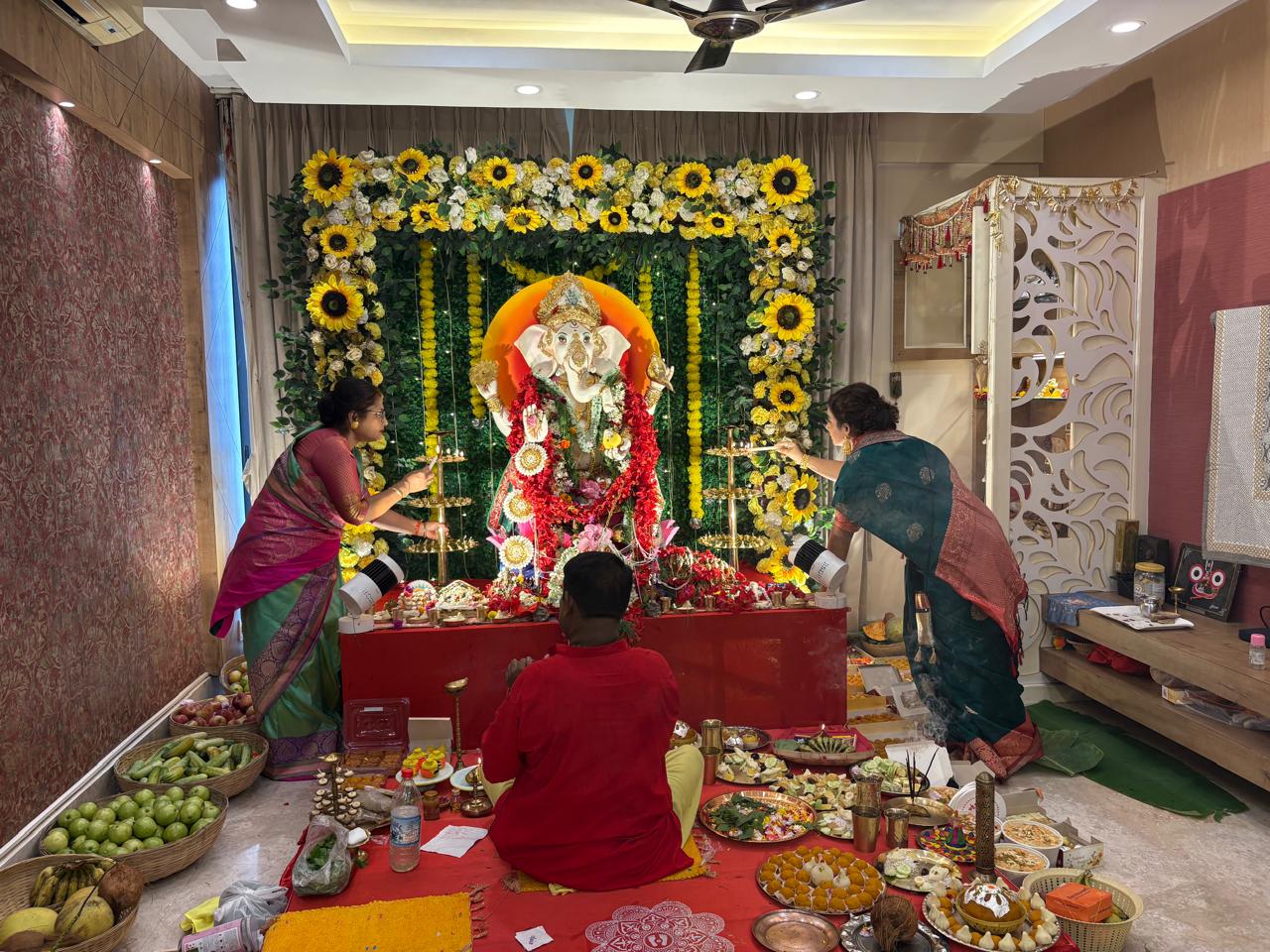 বহু বাংলা সিরিয়ালের পরিচিত মুখ ত্রমিলা ভট্টাচার্য৷ পটল কুমার গানওয়ালা, মিঠিঝোরা, জিওনকাঠি এমন বহু উল্লেখযোগ্য সিরিয়ালে গুরুত্বপূর্ণ ভূমিকায় অভিনয় করেছেন ত্রমিলা৷ 