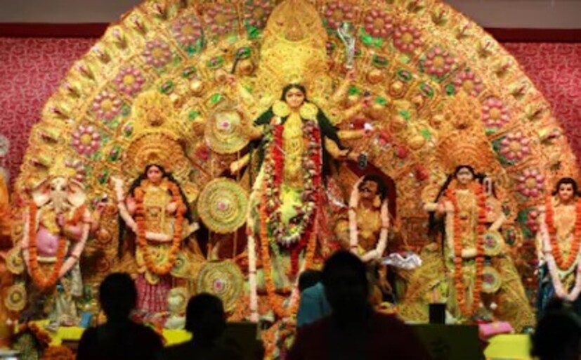 সপ্তাহের কোন দিন সপ্তমী এবং দশমী পড়েছে, তার উপর নির্ভর করে দেবীর আগমন ও গমনের বাহন৷ প্রচলিত মত অনুসারে পঞ্জিকায় লিপিবদ্ধ করা হয়েছে আগমন ও গমনের বাহন অনুযায়ী কী হবে ফলাফল৷