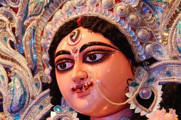 এই জিনিসগুলো সরিয়েছেন তো? জেনে নিন কীভাবে ঘর পরিষ্কার করবেন মহালয়ার আগে এই জিনিসগুলো সরিয়েছেন তো? জেনে নিন কীভাবে ঘর পরিষ্কার করবেন মহালয়ার আগে