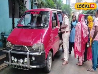 ভোটার কার্ড জাল করার অভিযোগে গ্রেফতার এক গৃহবধূ 