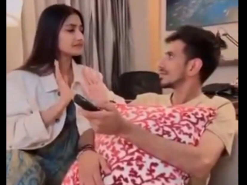 রাজ শামানির পডকাস্টে এক কথোপকথনে চাহাল স্বীকার করেছেন যে বিবাহবিচ্ছেদ হঠাৎ করে হয়নি বরং একটি দীর্ঘ এবং ব্যক্তিগত প্রক্রিয়া। এই দম্পতি তাঁদের সম্পর্কের সময়কার তিক্ততা সোশ্যাল মিডিয়া থেকে দূরে রেখেছিলেন এবং সবকিছু স্বাভাবিক রাখার জন্য যথাসাধ্য চেষ্টা করেছিলেন। তাঁরা তাঁদের বিবাহ সম্পূর্ণরূপে ভেঙে ফেলার দ্বারপ্রান্তে পৌঁছানো পর্যন্ত এটি করেছিল।