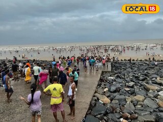 এদিন কার্যত পর্যটকদের হুড়োহুড়ি পড়ে যায়। প্রতীকী ছবি 