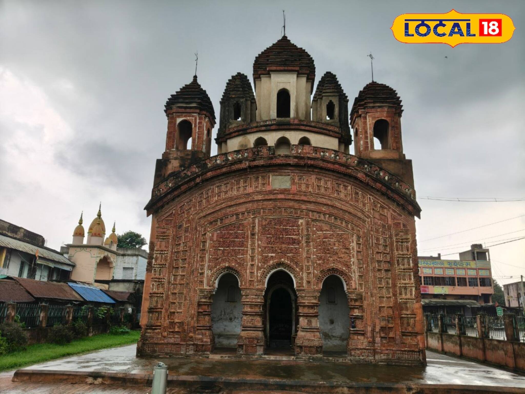 বিষ্ণুপুরে নয়, কিন্তু এই টেরাকোটার মন্দির বাংলার এতিহ্য! কোথায় জানেন?