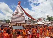 Sawan Somvar: বৈদ্যনাথ মহাদেব মন্দিরে পুজো রেখার