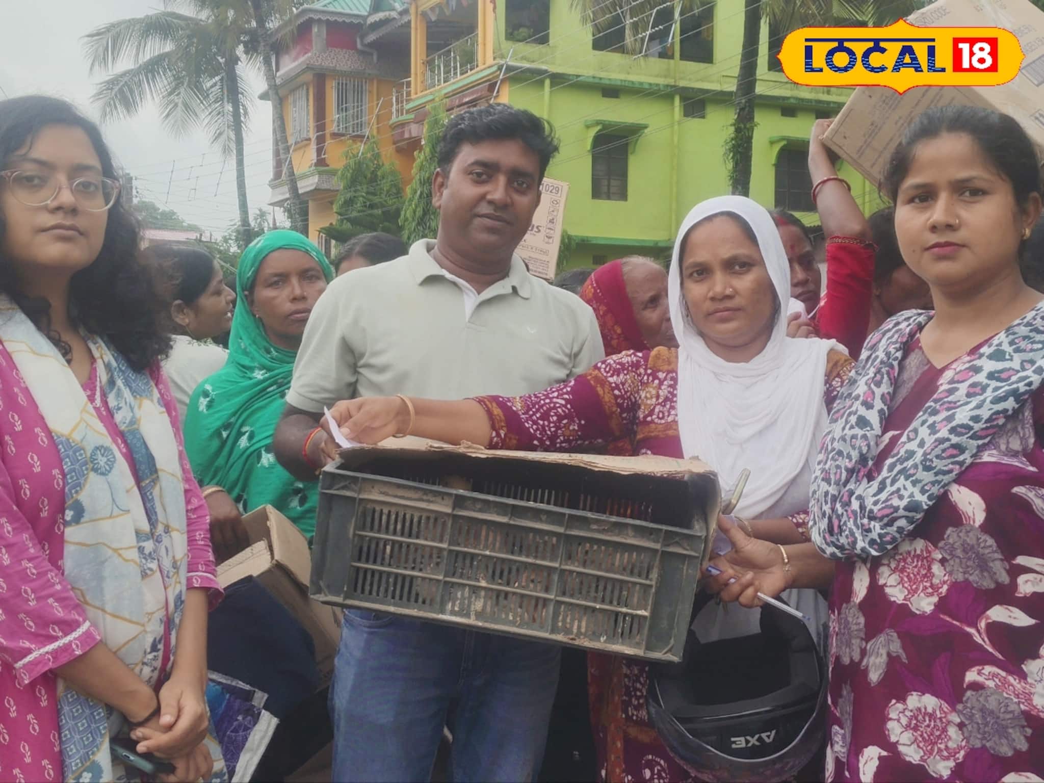 ডিম-মাংসেই রোজগারের রসদ! আত্মবিশ্বাসে ভরপুর পাটকাটা কলোনি