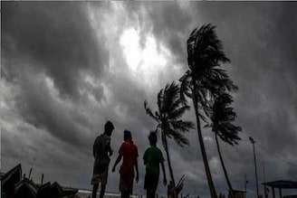 ঘূর্ণিঝড় মন্থার প্রভাব কেমন কলকাতা-সহ দক্ষিণবঙ্গে? আবহাওয়ার বড় খবর, বৃষ্টির পূর্বাভাস