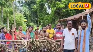 মেরামতের দাবিতে রাস্তায় ব্যারিকেড।