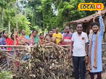 মেরামতের দাবিতে রাস্তায় ব্যারিকেড।