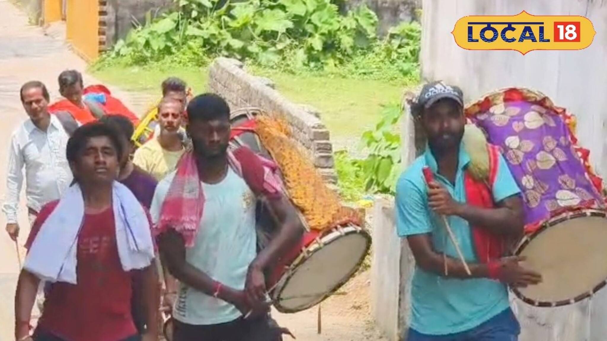 ঢাক বাজাতে আর ভিন রাজ্যে যেতে চাইছেন না শিল্পীরা! কারণ জানলে চমকে যাবেন