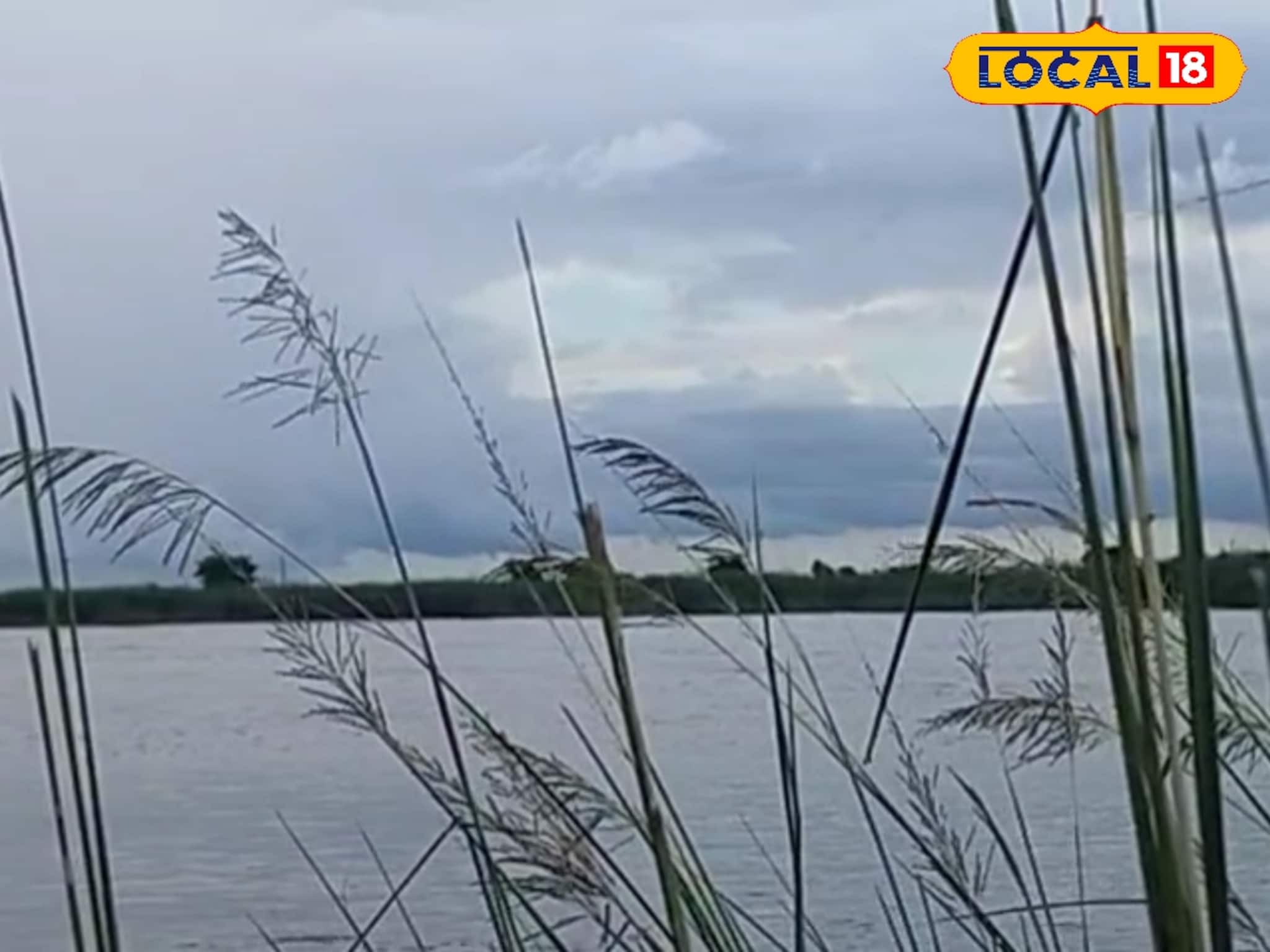 কাছফুল নেই, 'দুর্গা-সাজে' ছবি নেই! পুজোতেও আগে বৃষ্টির ধাক্কা