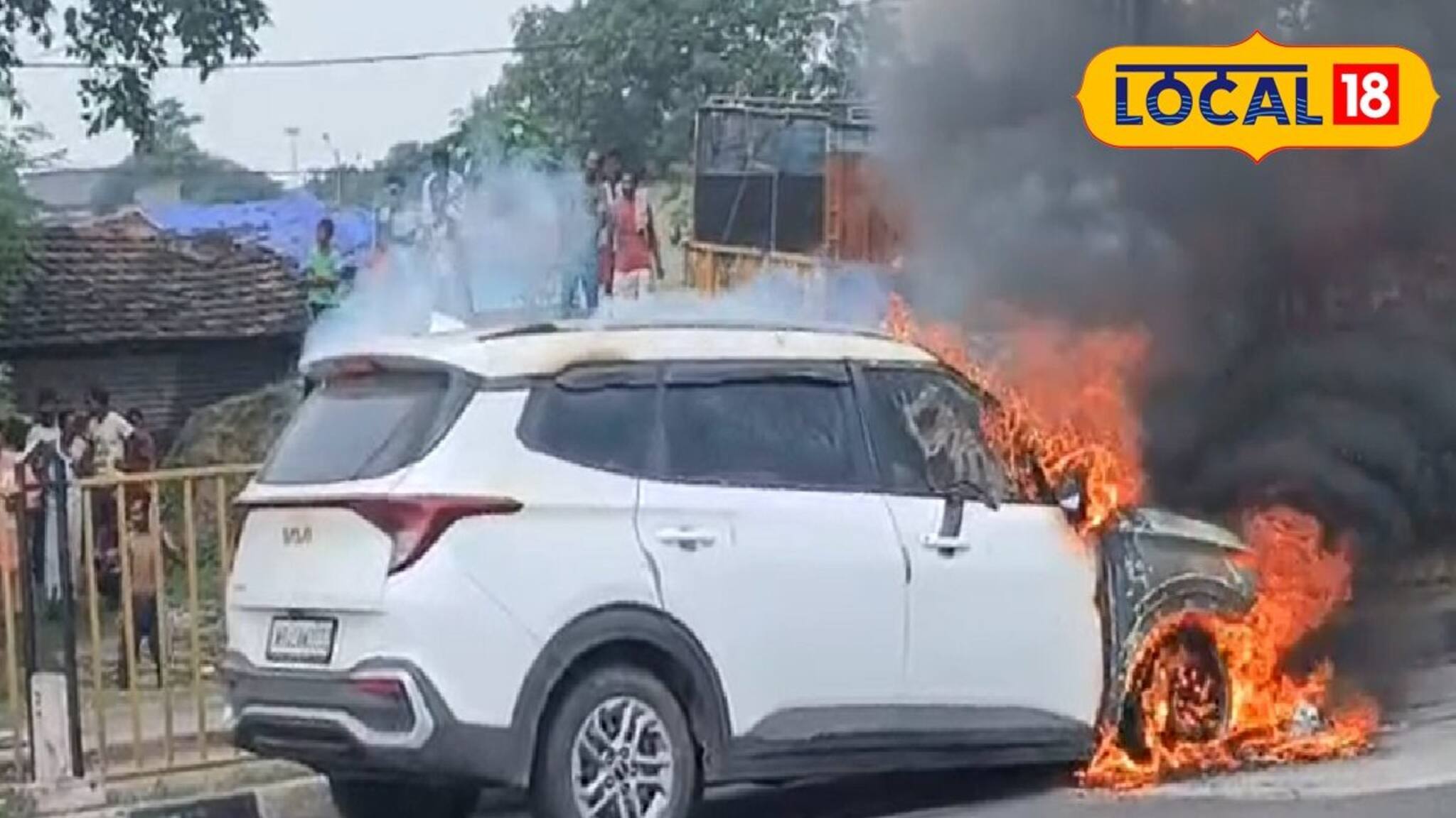 কয়েক মিনিটেই বদলে গেল গাড়ির চেহারা, দেখলে ভয় লাগবে