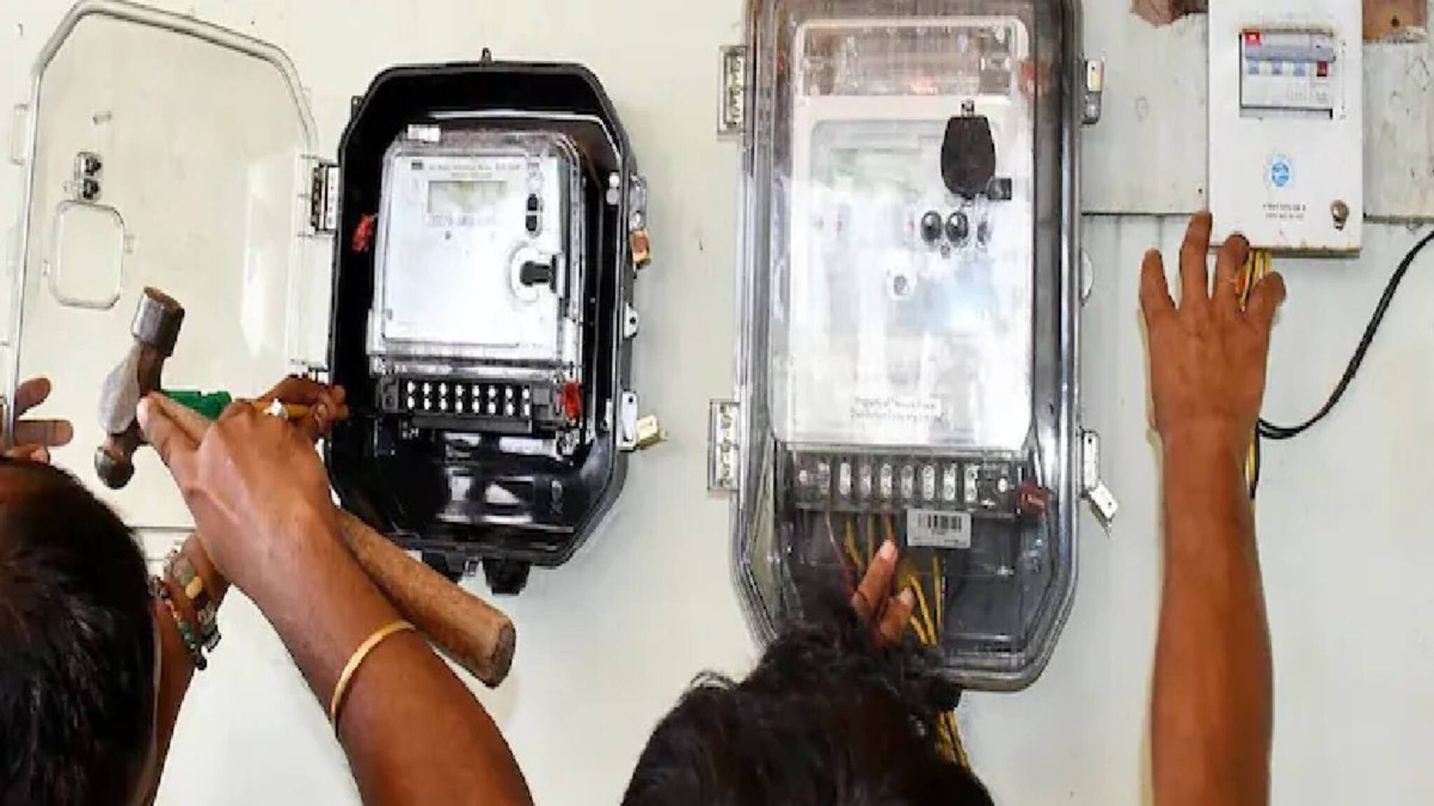 গরম যতই বাড়ুক চড়চড়িয়ে বাড়বে না ইলেকট্রিক বিল! ১০০ ইউনিট কমান প্রতি মাসে! কী ভাবে? জেনে নিন 'ট্রিক'