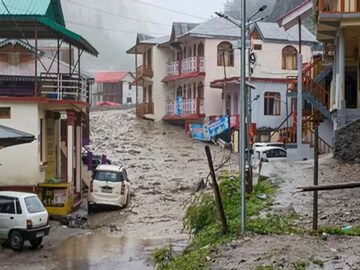 এলোপাথাড়ি বৃষ্টি...তার মাঝেই বারবার বাজছিল একটা বাঁশি! উত্তরকাশীর বিপর্যয়ের মাঝে কী করছিল