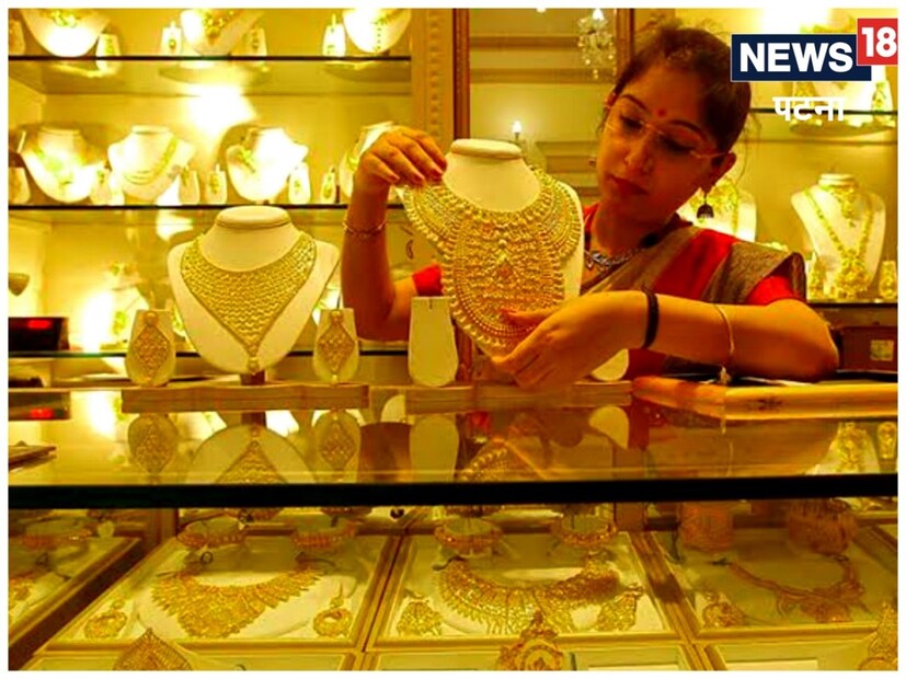 গত কয়েক বছরে যে ভাবে হু হু করে বেড়ে চলেছে সোনালি ধাতুর দাম তার জেরে অনেকেই এখন অন্যান্য বিনিয়োগের মাধ্যমে পাশাপাশি সোনায় বিনিয়োগ করা লাভজনক মনে করেছেন ৷তথ্যসূত্র: স্বর্ণশিল্প বাঁচাও কমিটি (SSBC) ৷