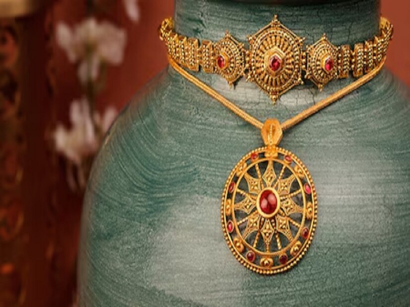 ৯৫৪.৮০ টনে পৌঁছাল SPDR Gold Trust-এর হোল্ডিংবিশ্বের বৃহত্তম স্বর্ণ-সমর্থিত এক্সচেঞ্জ-ট্রেডেড ফান্ড (ETF) SPDR Gold Trust জানিয়েছে যে, তাদের হোল্ডিং শুক্রবারের ৯৫৩.০৮ টন থেকে ০.১৮ শতাংশ বেড়ে সোমবার ৯৫৪.৮০ টনে পৌঁছেছে।