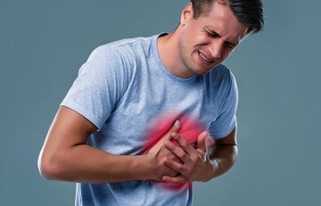 হঠাৎ হার্ট অ্যাটাক, মাটিতে লুটিয়ে পড়লেন, 'একমাত্র' পদ্ধতিতে ফিরে পাবেন 'জীবন'