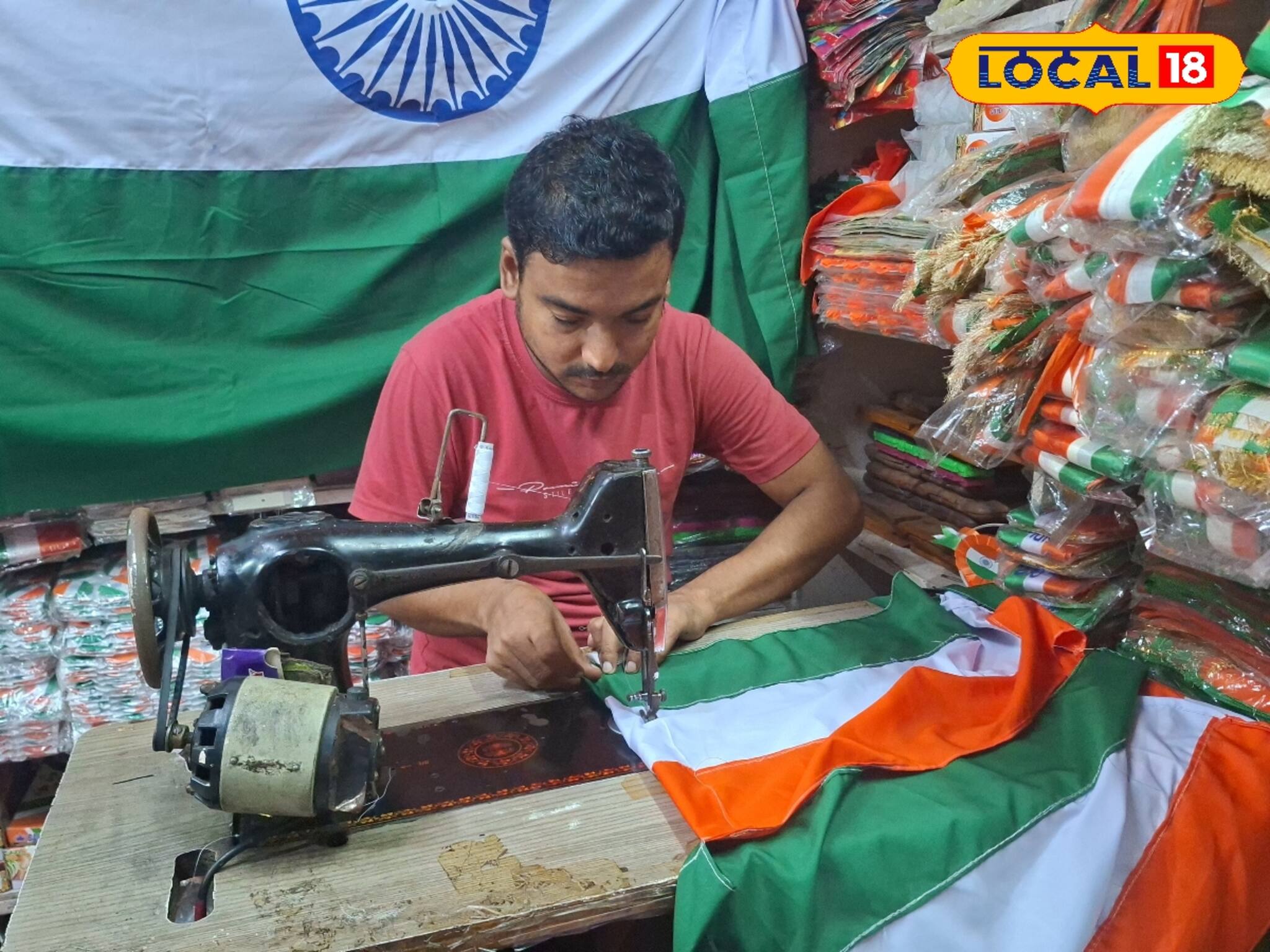 দেশভক্তিতে ভর করে ব্যবসায়ীদের মুখে হাঁসি, অর্ডারের বন্যা