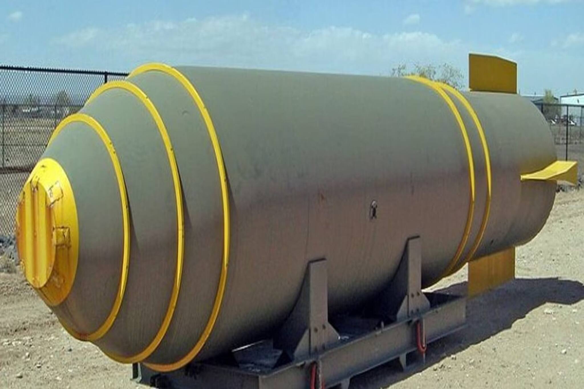 পরমাণু বোমার চেয়ে ১০০০ গুণ ভয়ঙ্কর! কোন অস্ত্র? কার কাছে আছে এই অস্ত্র জানেন!