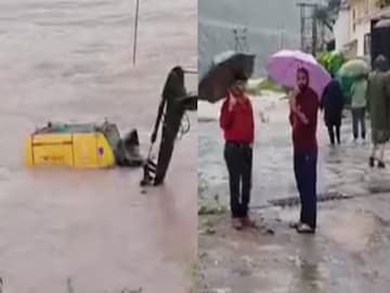 জম্মু-কাশ্মীরে বন্যার তাণ্ডব: ৪ মৃত, সড়ক ভেসে গেল, বৈষ্ণোদেবী যাত্রা স্থগিত, যোগাযোগব্যবস্থা বিপর্যস্ত 