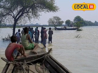 ত্রাণ আনতে গিয়ে মৃত্যু যুবকের। (প্রতিকী ছবি।)