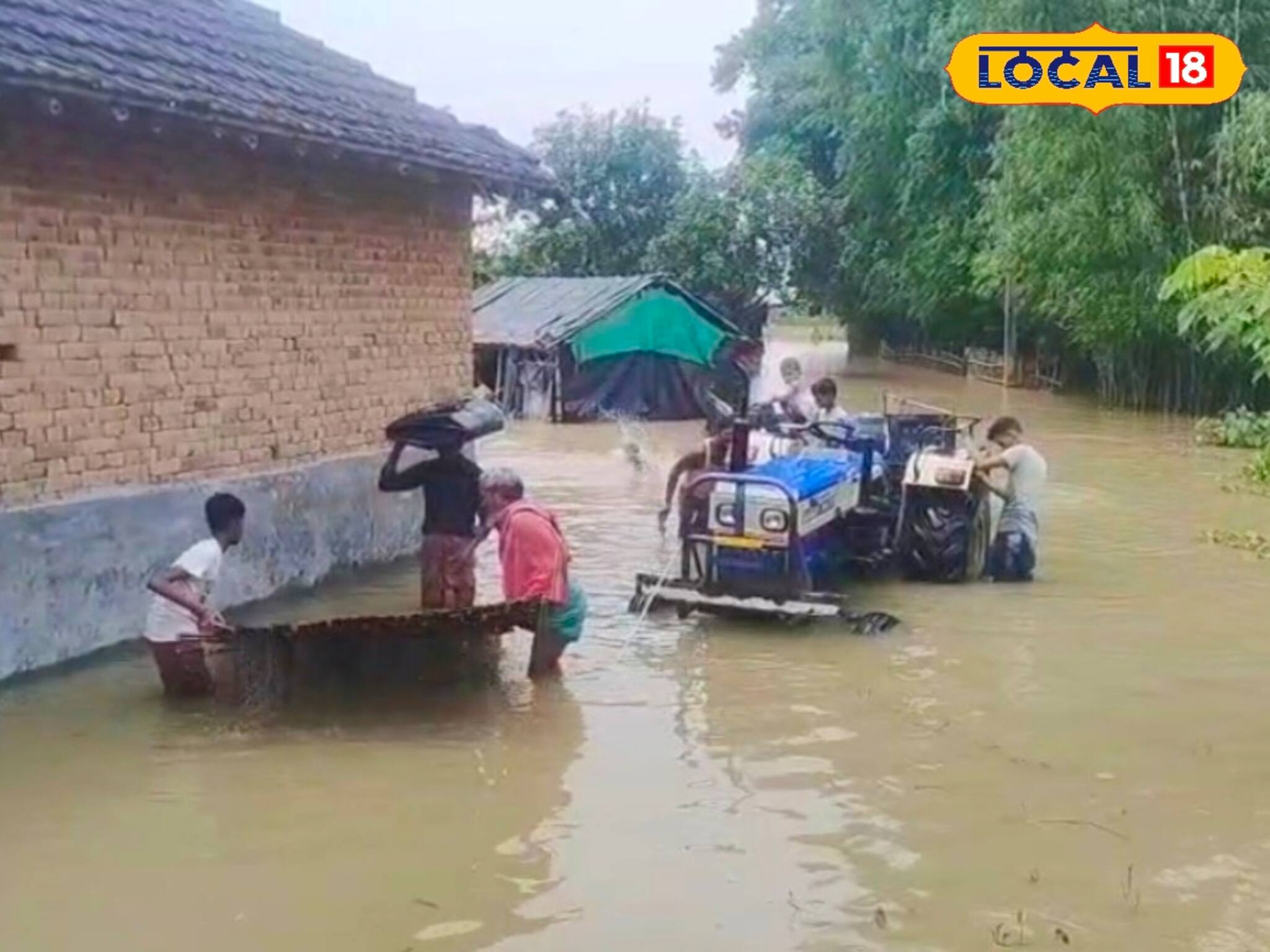 গঙ্গার গ্রাসে চারটি গ্রাম! সব হারিয়ে হাহাকার মানুষের
