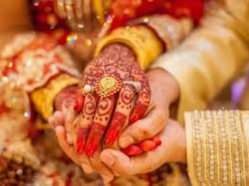 বিজ্ঞান অনুযায়ী সঠিক বয়সের পার্থক্য- আপনি যদি ভাবছেন যে স্বামী-স্ত্রীর বয়সের এই পার্থক্য শুধু একটি সামাজিক রীতি, তাহলে তা নয়। বিজ্ঞানও এর পেছনে যুক্তি দেয়। বিজ্ঞানের মতে, শারীরিক এবং মানসিক পরিপক্কতা উভয়ই গুরুত্বপূর্ণ। 