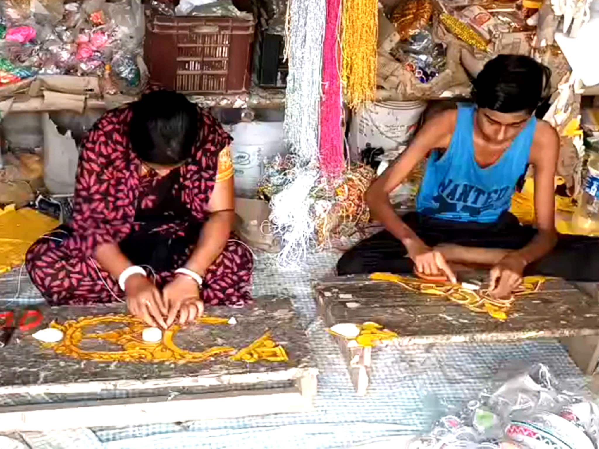 নিজের গয়না না জুটলেও, মায়ের সাজেই আনন্দ সুমিতার