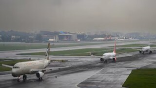 দেরিতে চলছে বহু বিমান