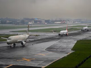 দেরিতে চলছে বহু বিমান