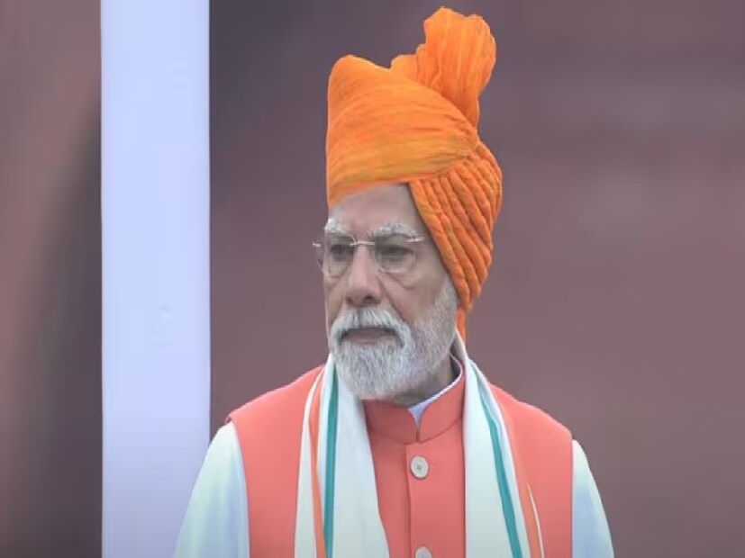 তিনি বলেন, আমি জানি এটা দেখার এবং শোনার পর বিহারের প্রতিটি মা কতটা খারাপ অনুভব করেছেন। আমি জানি। আমার হৃদয়ে যতটা ব্যথা, বিহারের মানুষও একই ব্যথায় ভুগছেন। তাই আজ যখন আমি বিহারের লক্ষ লক্ষ মা ও বোনের সঙ্গে এত বিশাল সংখ্যায় দেখা করছি, তখন আজ আমার হৃদয় এবং আমি আপনাদের সঙ্গে আমার দুঃখ ভাগ করে নিচ্ছি। যাতে আপনাদের মা ও বোনদের আশীর্বাদে আমি এই দুঃখ সহ্য করতে পারি।’’