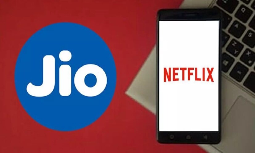 Jio-র ১২৯৯ টাকার প্ল্যান: এই প্ল্যানটি দৈনিক ২ জিবি ডেটা প্রদান করে। যার ভ্যালিডিটি ৮৪ দিন। যার অর্থ হল - এই প্ল্যানে গ্রাহকরা পেয়ে যাবে মোট ১৬৮ জিবি ডেটা। কল/SMS: আনলিমিটেড ভয়েস কলিং এবং দৈনিক ১০০টি SMS। অন্যান্য সুবিধা: বিনামূল্যে Netflix সাবস্ক্রিপশন, JioTV এবং JioCloud অ্যাক্সেস। যাঁরা দৈনিক মিডিয়াম ডেটা বা মাঝারি ডেটা চান এবং Netflix দেখেন, তাঁদের জন্য প্ল্যানটি খুবই ভাল।