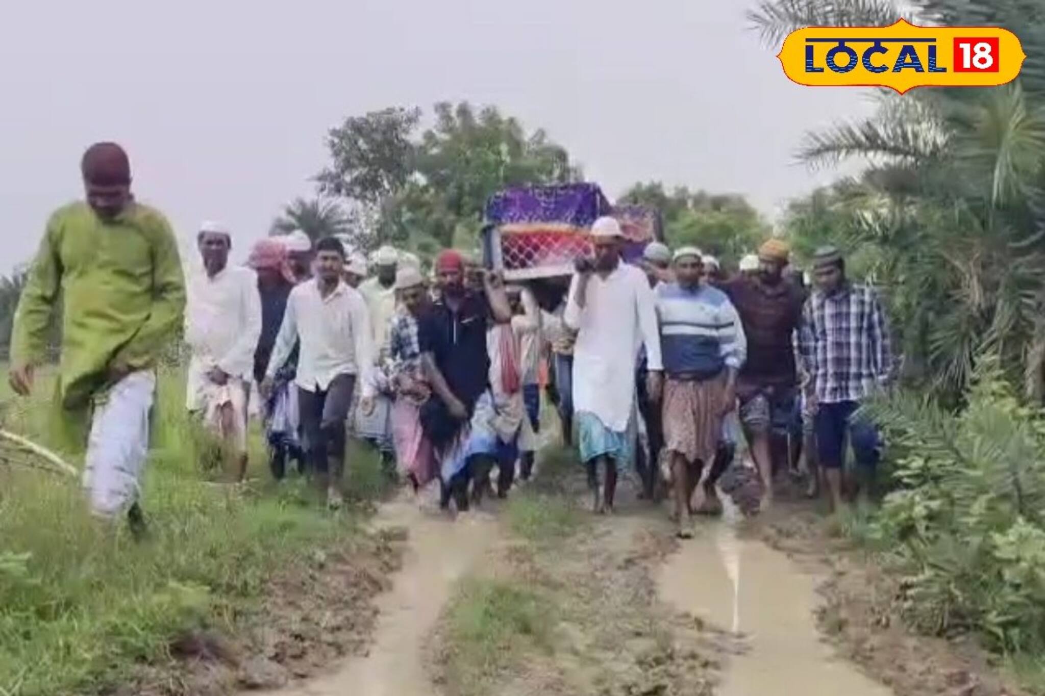 বীরভুমের এই গ্রামে শেষযাত্রার পথই সবথেকে বড় আতঙ্কের