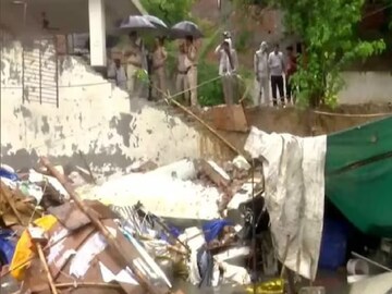 দিল্লিতে ভারী বৃষ্টিতে দেওয়াল ধসে মৃত্যু ৭ জনের
