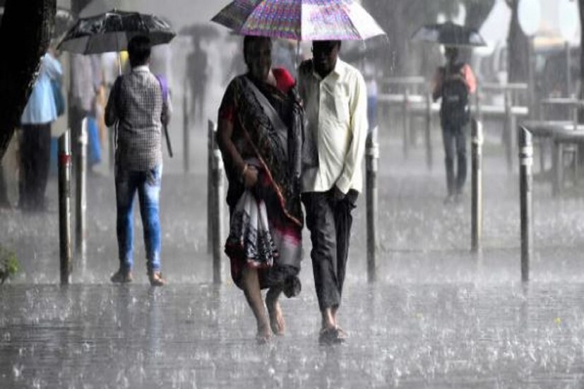 বৃহস্পতিবার পর্যন্ত উত্তরবঙ্গের আট জেলাতেই বজ্রবিদ্যুৎ সহ ঝড় বৃষ্টির হলুদ সর্তকতা থাকছে। এদিন সকাল থেকেই দিঘা সহ পূর্ব মেদিনীপুর সর্বত্রই দফায় দফায় বৃষ্টি চলছে। দিঘা সহ পূর্ব মেদিনীপুর জেলায় দিনভর বিক্ষিপ্তভাবে বজ্রবিদ্যুৎ সহ ভারী বৃষ্টির সম্ভাবনা রয়েছে। শনিবার পর্যন্ত ঝড়-বৃষ্টি ও বজ্রপাতের হলুদ সর্তকতা থাকবে।