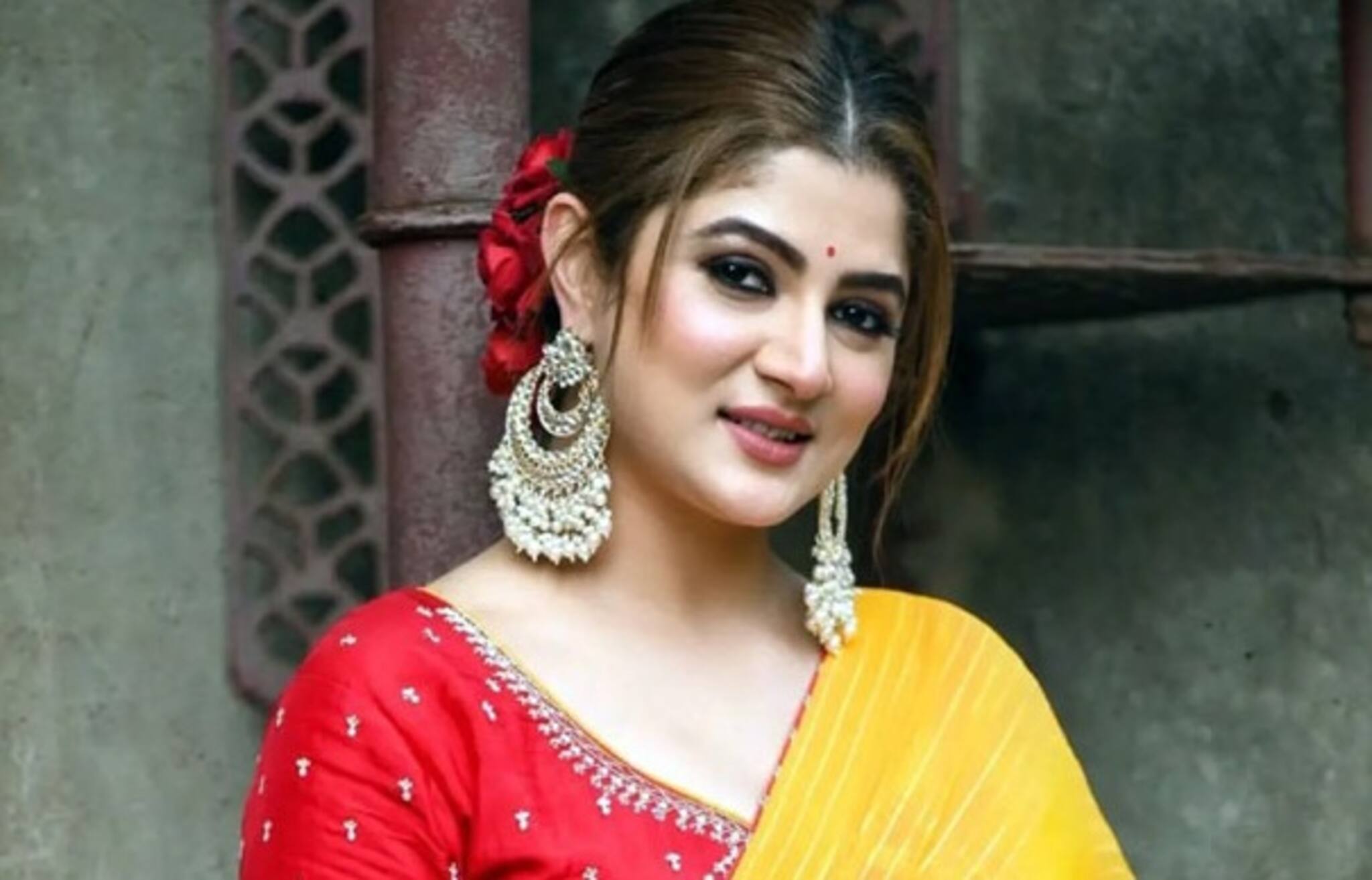 কাকে রাখি পরালেন শ্রাবন্তী চট্টোপাধ্যায়?