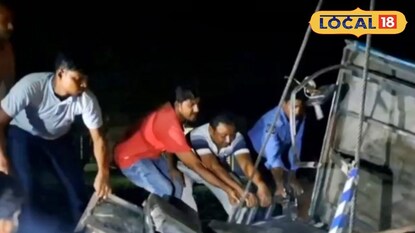 ডাম্পারের ধাক্কায় টোটো দুমড়ে-মুচড়ে মৃত্যু টোটো চালকের ডাম্পারের ধাক্কায় টোটো দুমড়ে-মুচড়ে মৃত্যু টোটো চালকের