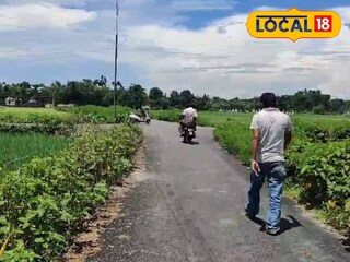 পথশ্রী প্রকল্পে রাস্তা নির্মাণ 