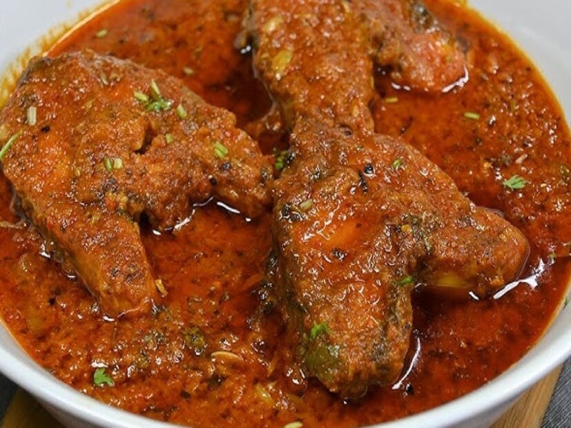 সাধারণত বাজারে মাছ কেনার সময় সেগুলি পরিষ্কার করা হয়। কিন্তু এই মাছ কেনার সময়, শরীরের গঠন দেখে নেওয়াই যথেষ্ট। খেয়াল রাখবেন, মাছটি নষ্ট বা পুরনো হলে, শরীরে দাগ থাকবেই।