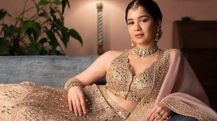 মডেল হিসেবে একটি নামি ব্র্যান্ডে আত্মপ্রকাশ করেন সারা৷ বনিসা সান্ধু এবং তানিয়া শ্রফের সঙ্গে সেখানে দেখা গিয়েছিল সারাকে৷